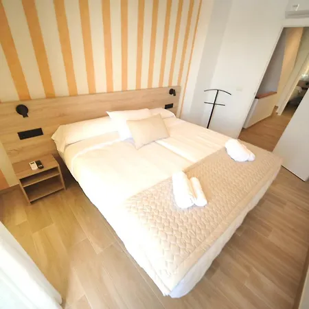 Orange Park Duplex Atico Familiar Premium 度假居 *