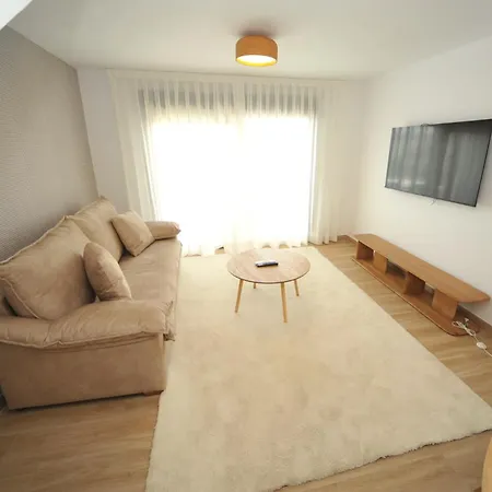Orange Park Duplex Atico Familiar Premium 贝尼卡西姆